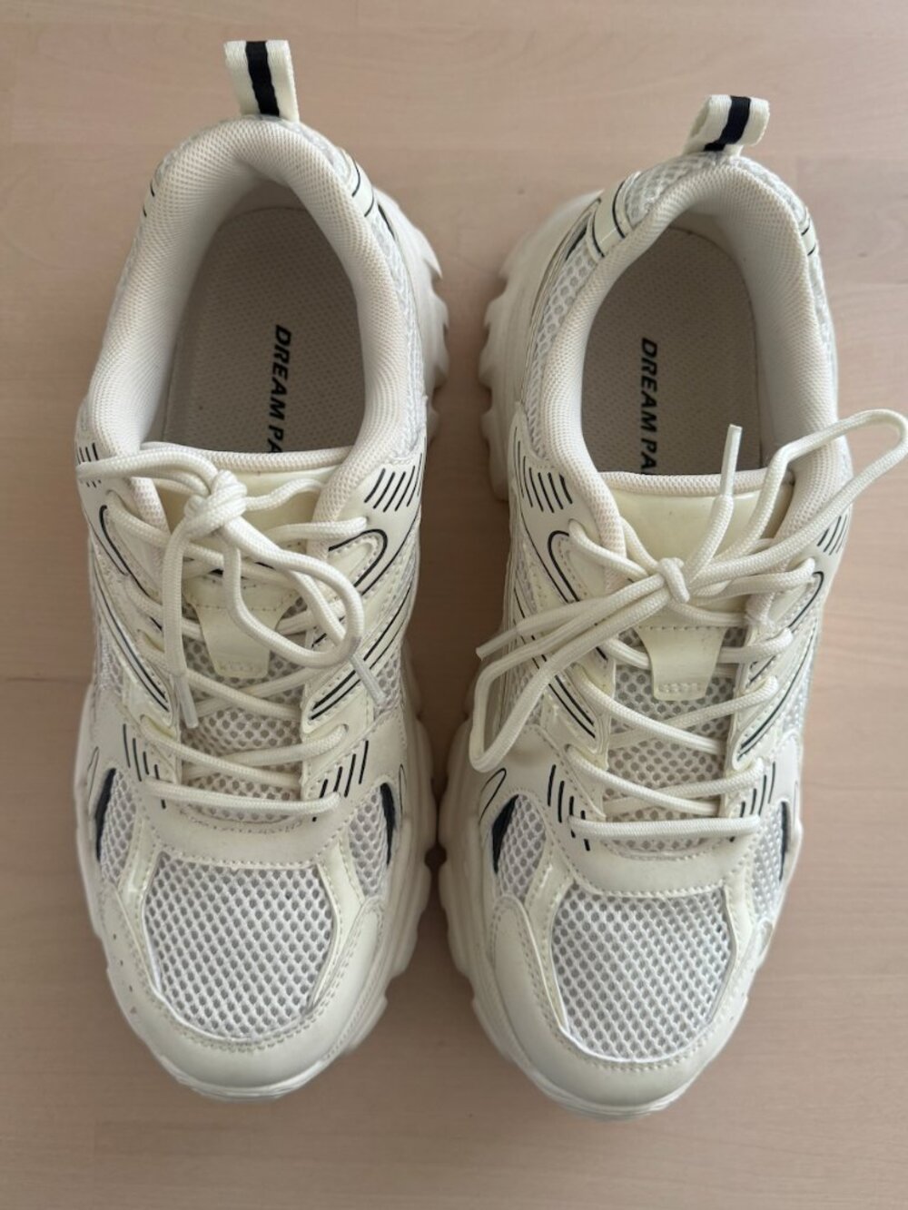 Dream Pairs white sneakers
